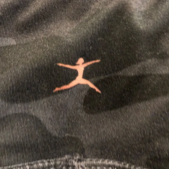 Danskin Black Camouflage Leggings, Large - Picture 4 of 7